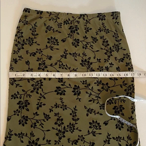 Floral Olive Green Maxi Skirt Size Large - Picture 8 of 9